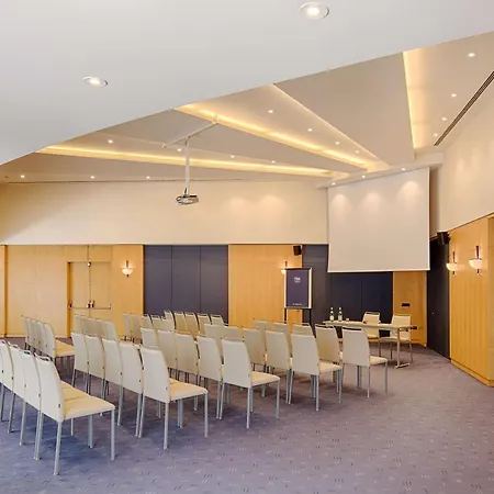 מלון Nh Pontevecchio 4*