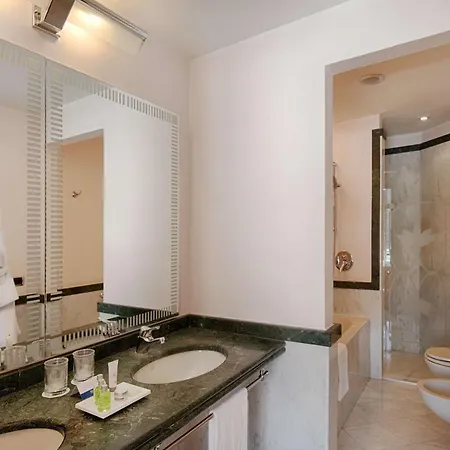 Nh Pontevecchio Hotel 4*